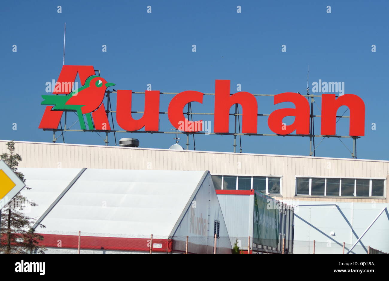 Auchan logo Banque de photographies et d’images à haute résolution - Alamy