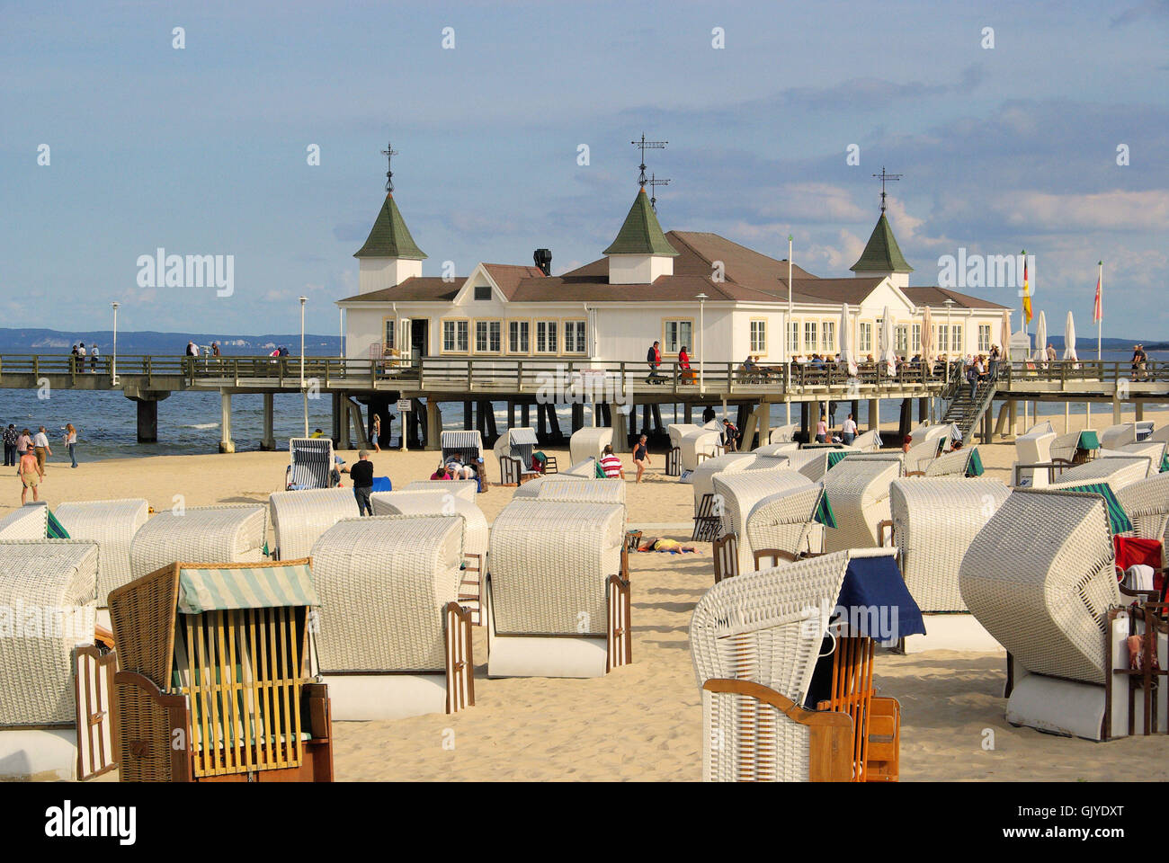 Chaises de plage chaise de plage pont Banque D'Images