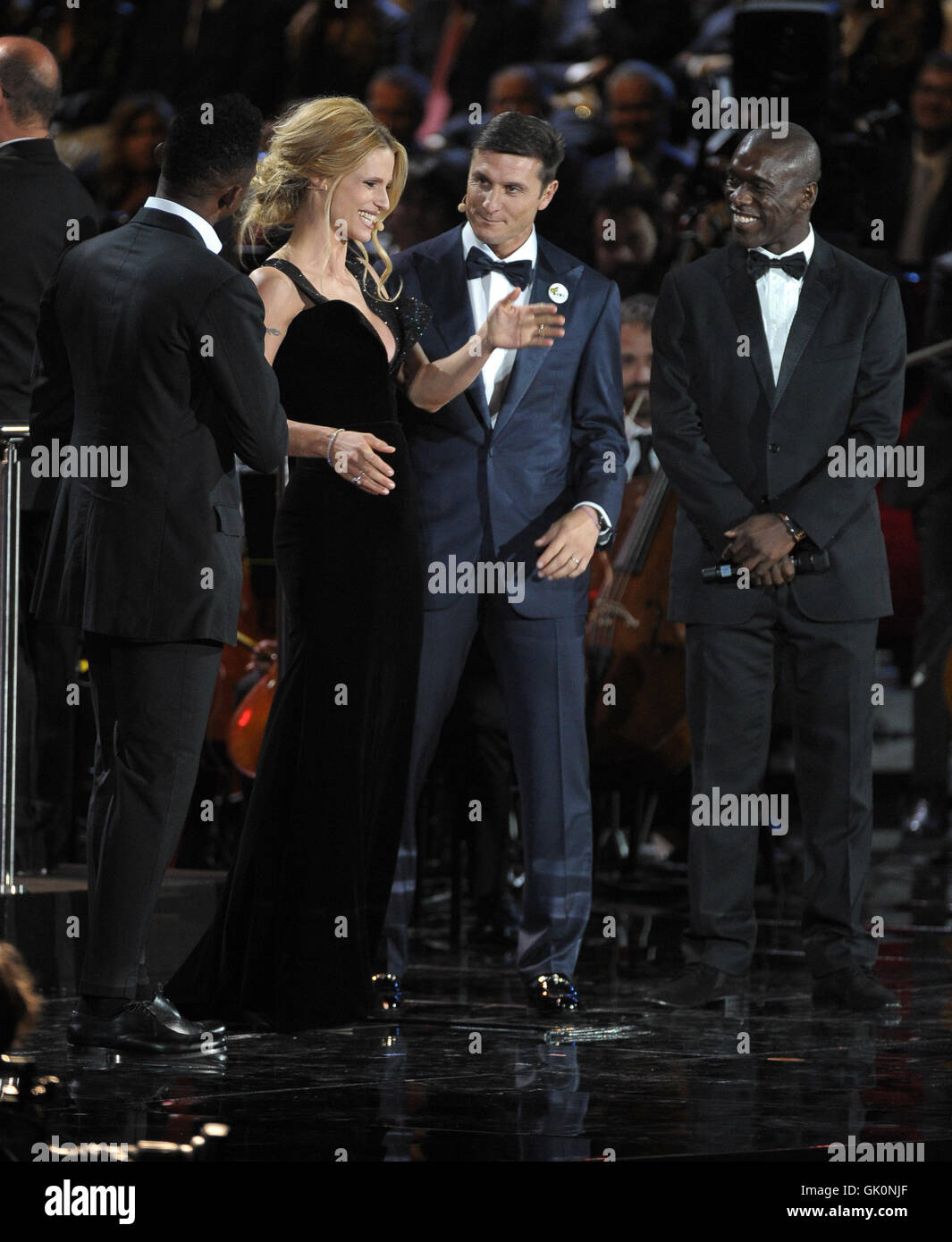 'Bocelli & Zanetti Night' Concert à Milan avec : Michelle Hunziker, Javier Zanetti, Samuel Eto'o, Clarence Seedorf Où : Milan, Italie Quand : 25 mai 2016 Credit : IPA/WENN.com **Uniquement disponible pour publication au Royaume-Uni, USA, Allemagne, Autriche, Suisse Banque D'Images