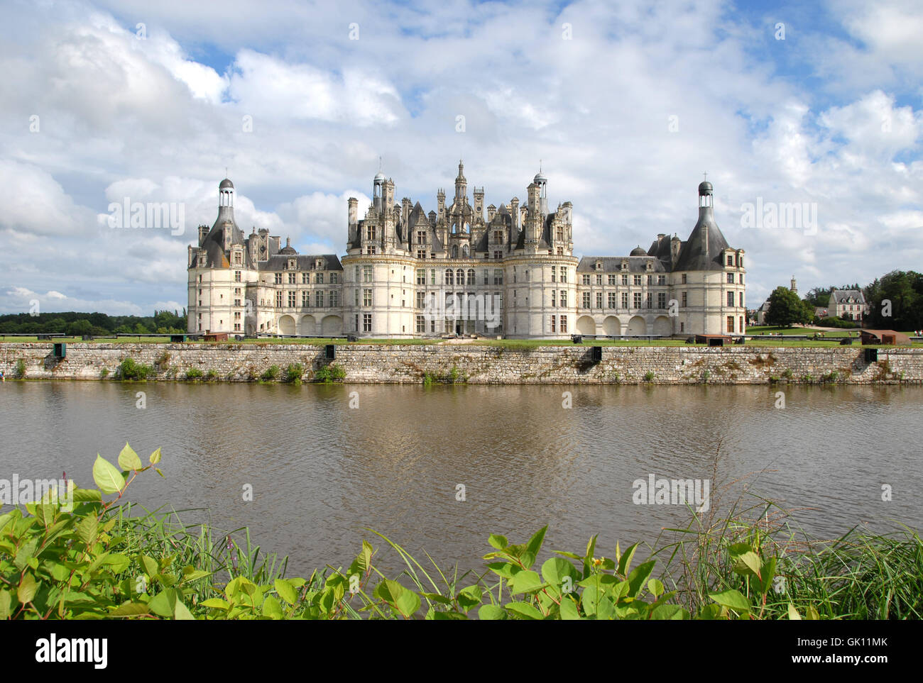 Vue Sur Le Chateau De Chambord Banque De Photographies Et Dimages à Haute Résolution Alamy 7998