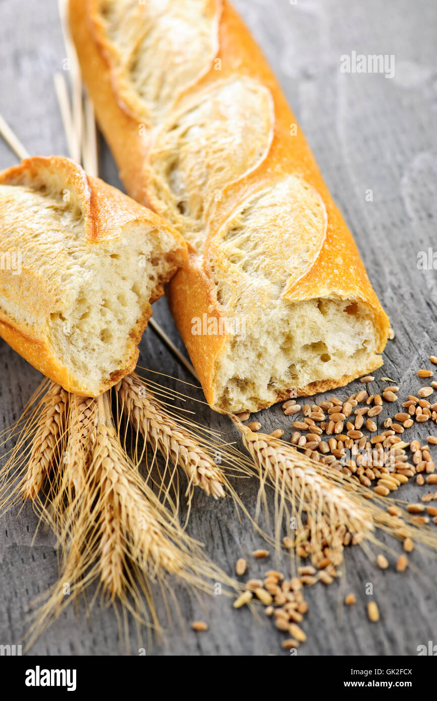 Couper la cuisson du pain Banque D'Images