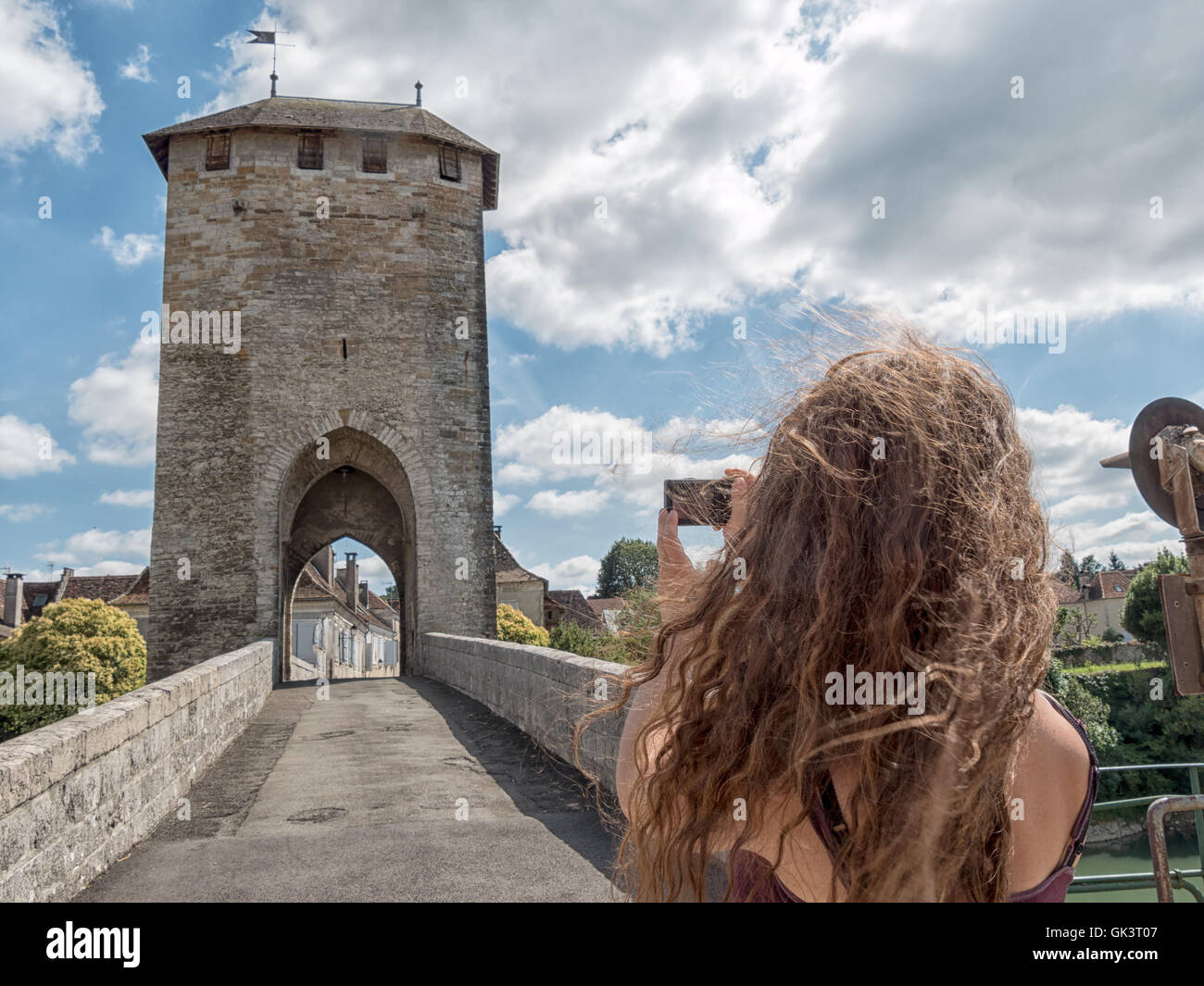 Vieux pont d'Orthez dans les Pyrénées françaises Banque D'Images