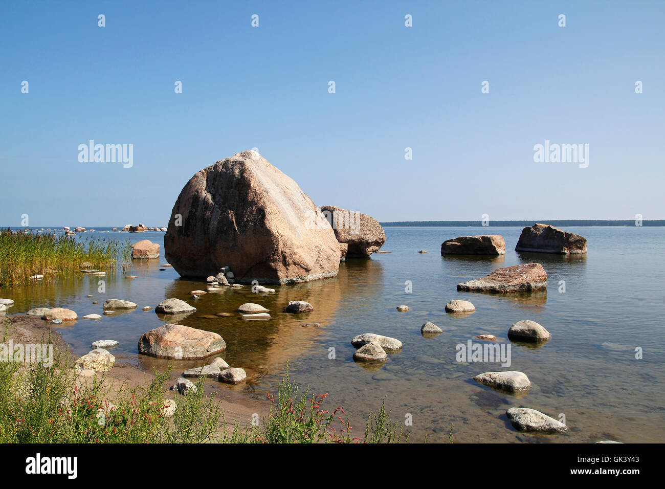 L'autre avec des pierres d'un ancien glacier, dans le nord de l'Estonie, Kasmu Banque D'Images