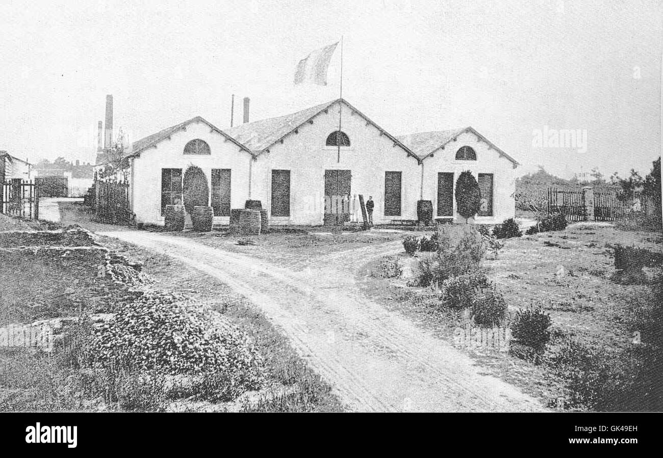 La première conserverie de sardine, fondée en 1853 aux Sables-d'Olonne, en France, révolutionne l'industrie de la sardine. La conserverie a joué un rôle crucial dans la commercialisation des sardines pour les marchés mondiaux et demeure un important monument historique. Banque D'Images