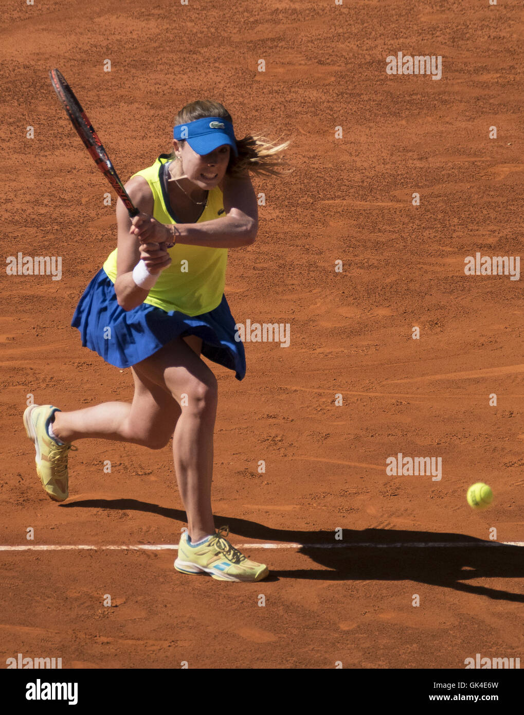 Alize Cornet en action contre Victoria Azarenka au cours du deuxième tour de la Mutua Madrid Open comprend : Alize Cornet Où : Madrid, Espagne Quand : 02 mai 2016 Banque D'Images