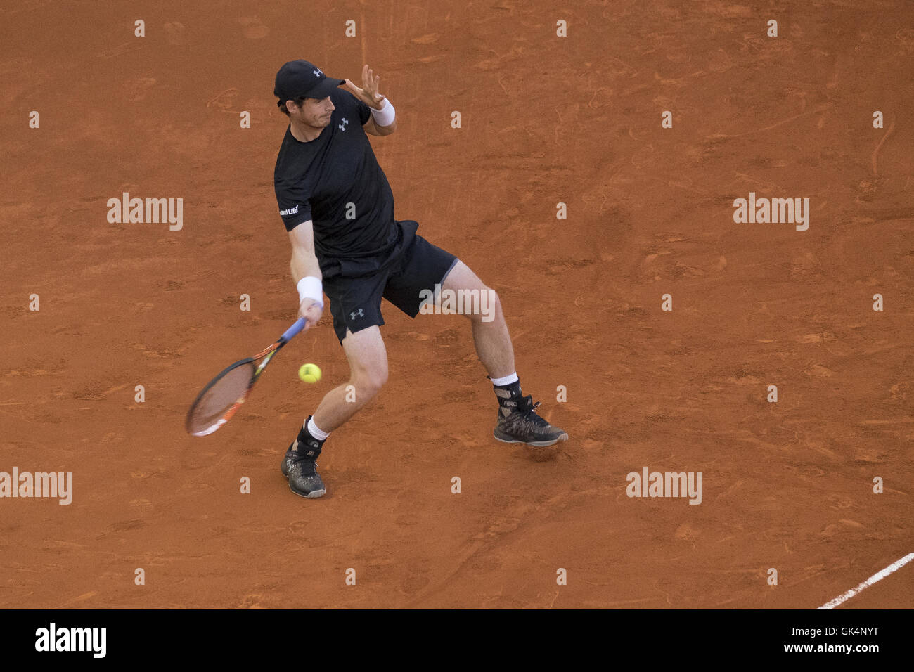 Andy Murray de Grande-bretagne en action contre Radek Stepanek de République tchèque pendant quatre jours de la Mutua Madrid Open Tennis Tournament à la Caja Magica avec : Andy Murray Où : Madrid, Espagne Quand : 03 mai 2016 Banque D'Images