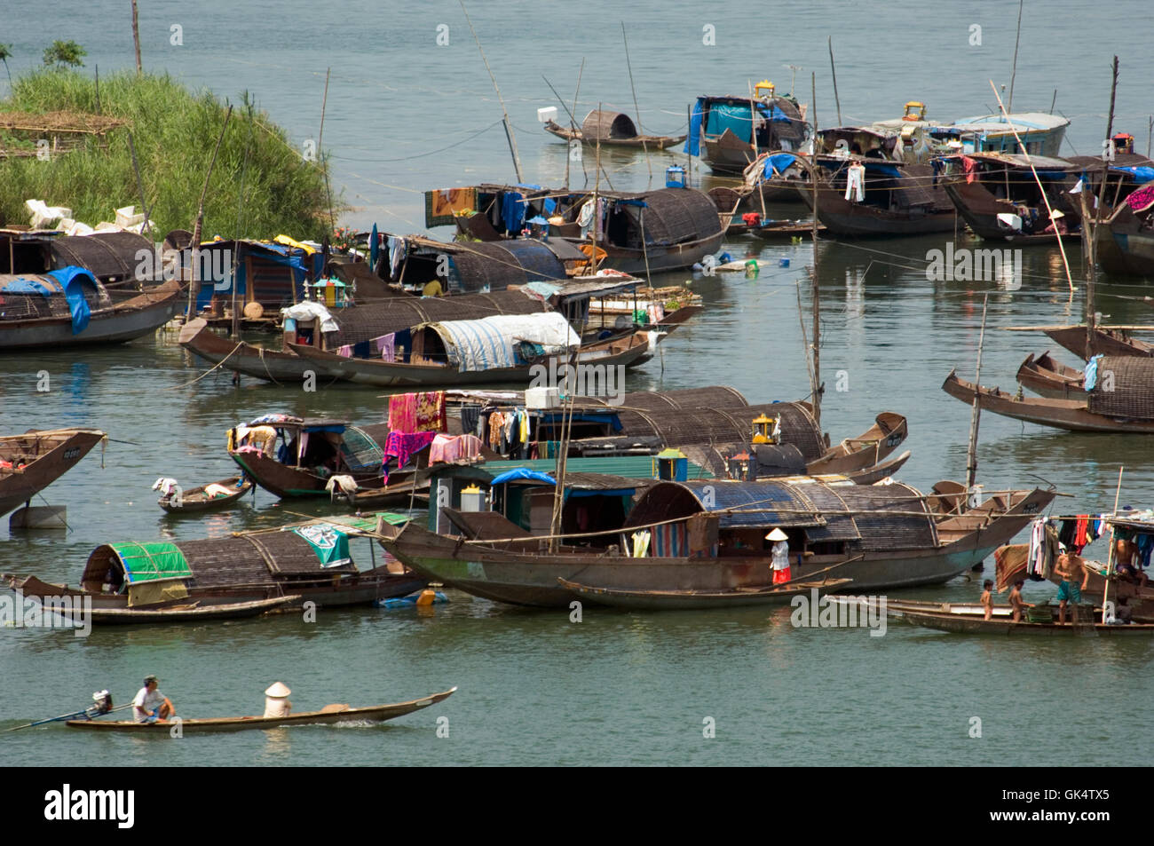 26 Mar 2007, Hue, Vietnam --- péniches sur la rivière des Parfums --- Image par © Jeremy Horner Banque D'Images