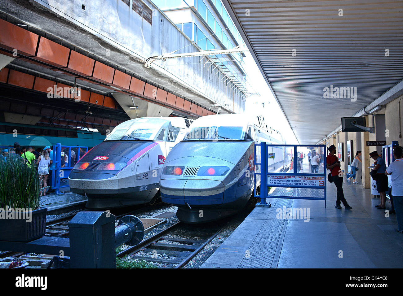 Trains TGV en gare Saint Charles MARSEILLE Bouches-du-Rhône, France Banque D'Images