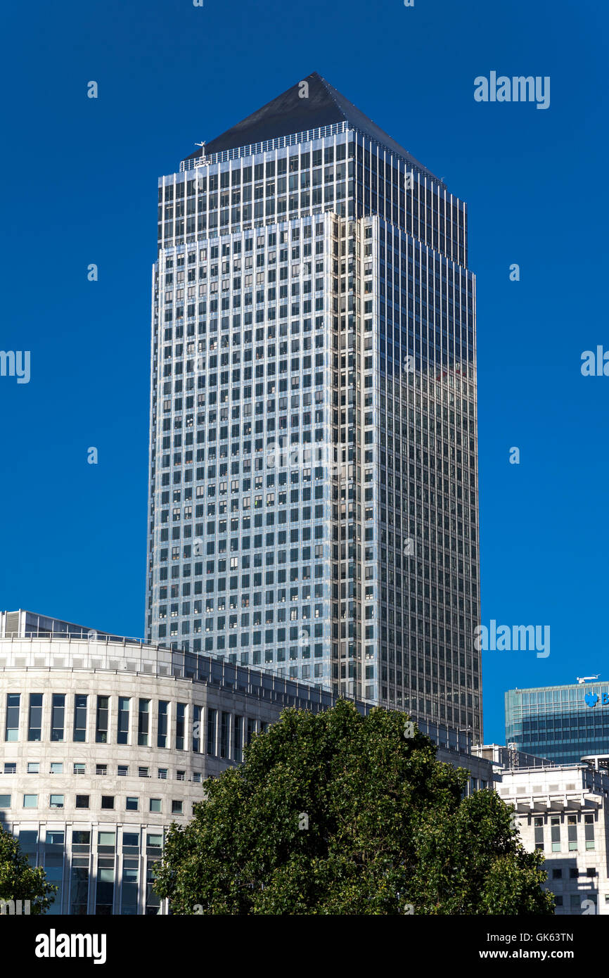 Un bâtiment de la Place du Canada dans la région de Canary Wharf, London, UK Banque D'Images