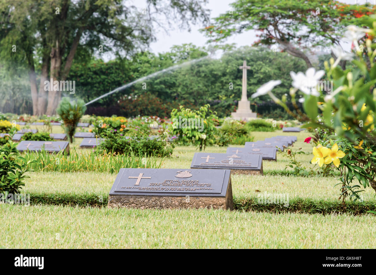 KANCHANABURI, THAÏLANDE - Mai 3, 2014 : le Cimetière de guerre Chungkai c'est les monuments historiques où le respect des prisonniers de l'Organisation mondiale de Banque D'Images