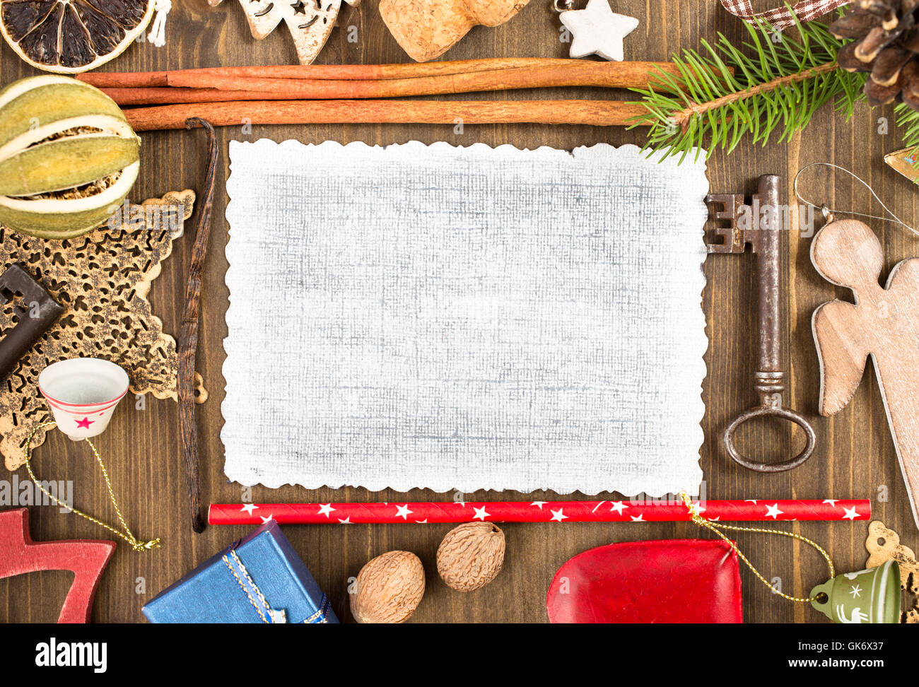 Carte de Noël vide et diverses décorations Banque D'Images