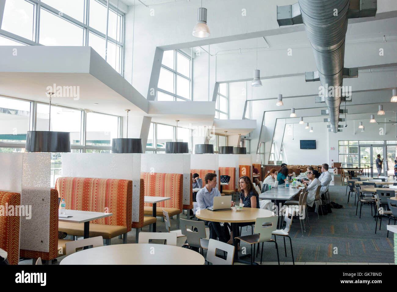 Miami Florida,Coral Gables,Université de Miami,UM,enseignement supérieur,campus,complexe du centre étudiant,centre universitaire de Whitten,Hurricane Food court plaza, Banque D'Images