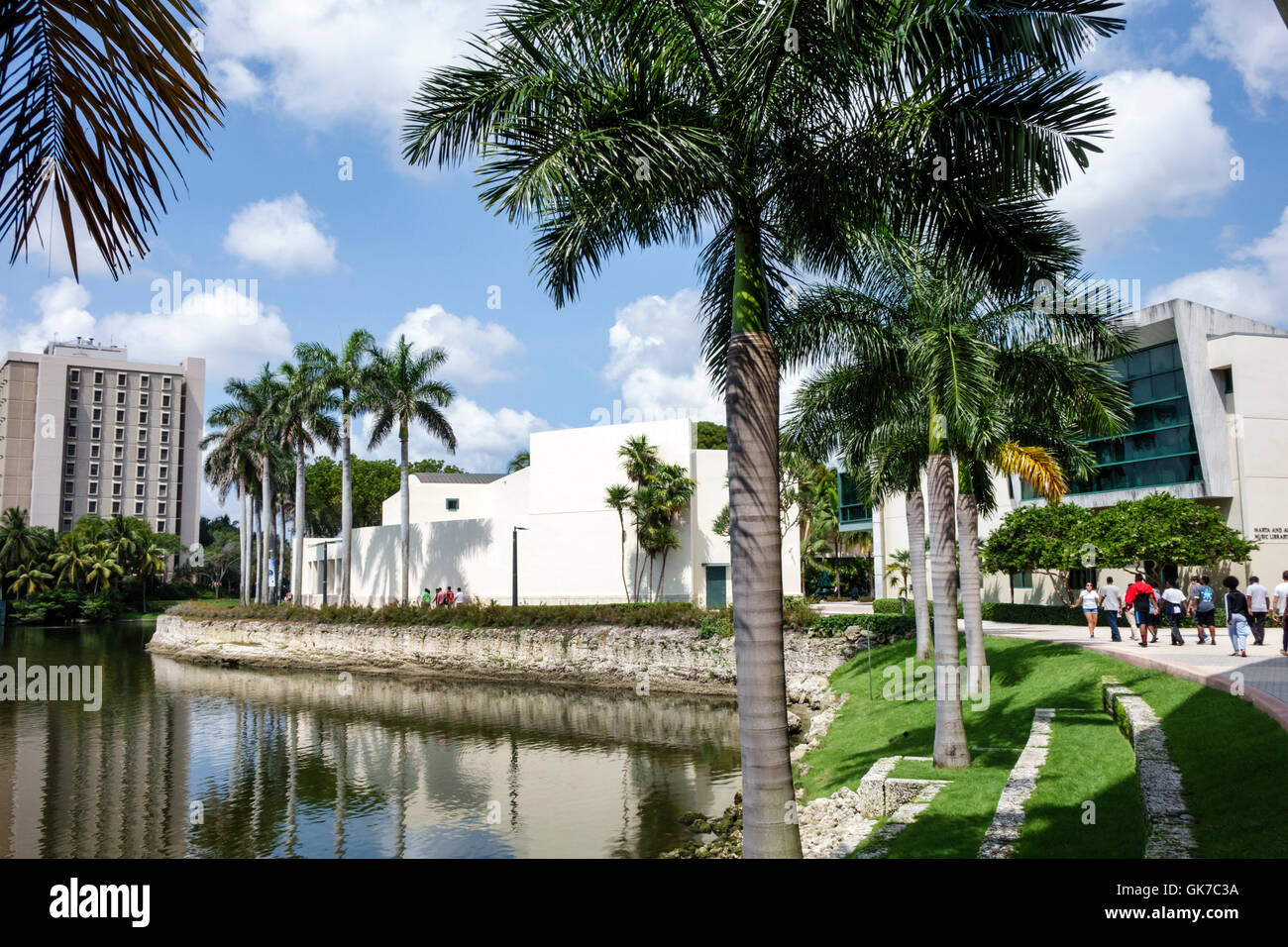 Miami Florida,Coral Gables,University of Miami,UM,enseignement supérieur,campus,Marta & Austin Weeks Music Library,bâtiment,Lake Osceola,Victor E. Clarke Re Banque D'Images