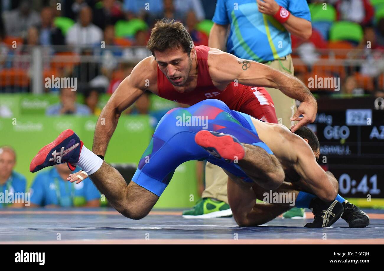 Rio de Janeiro, Brésil. 19 août, 2016. Jakob Makarashvili (GEO) est lancée par Georgi Ivanov Ivanov (BUL). Mens Wrestling. Carioca 3. Parc olympique. Rio de Janeiro. Le Brésil. 19/08/2016. Credit : Sport en images/Alamy Live News Banque D'Images