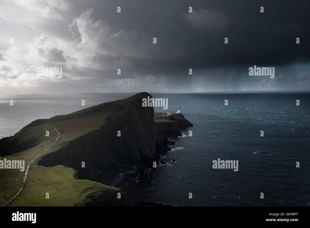 Les tempêtes d'automne spectaculaire et rafales à Neist Point, la plus occidentale de l'île de Skye, en Ecosse Banque D'Images