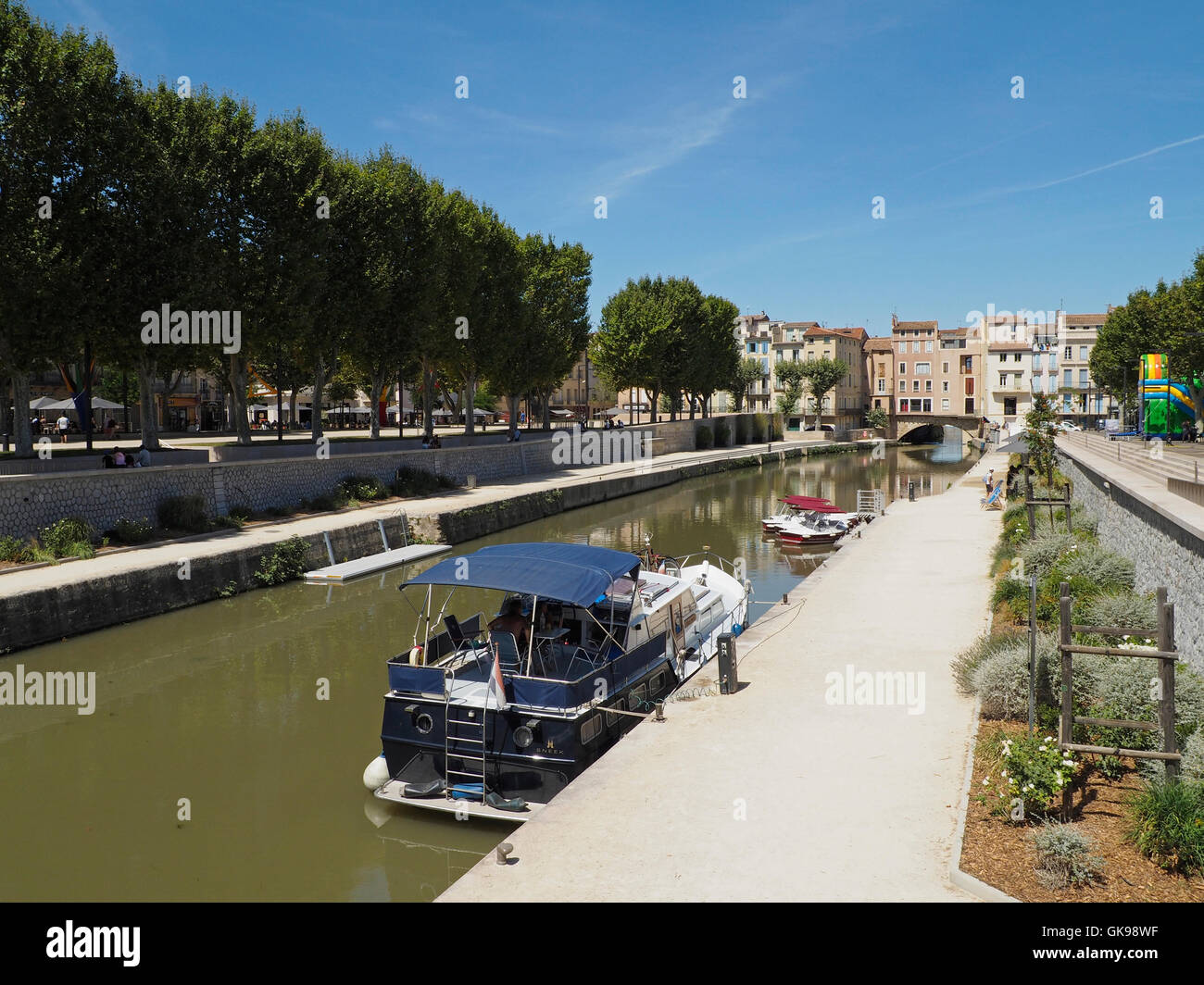 Canal de la Robine dans le centre-ville de Narbonne, Languedoc Roussillon, sud de France Banque D'Images
