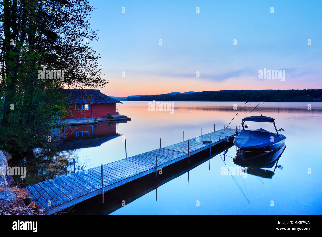 Le hangar à bateaux, lac Winnisquam, Sanbornton, New Hampshire, USA Banque D'Images