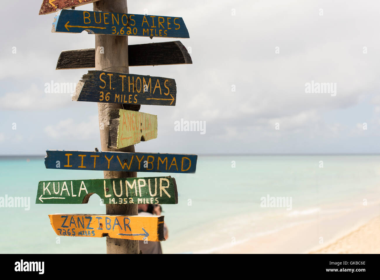 St Croix St Thomas USVI VI flèches signes distances de Zanzibar Banque D'Images