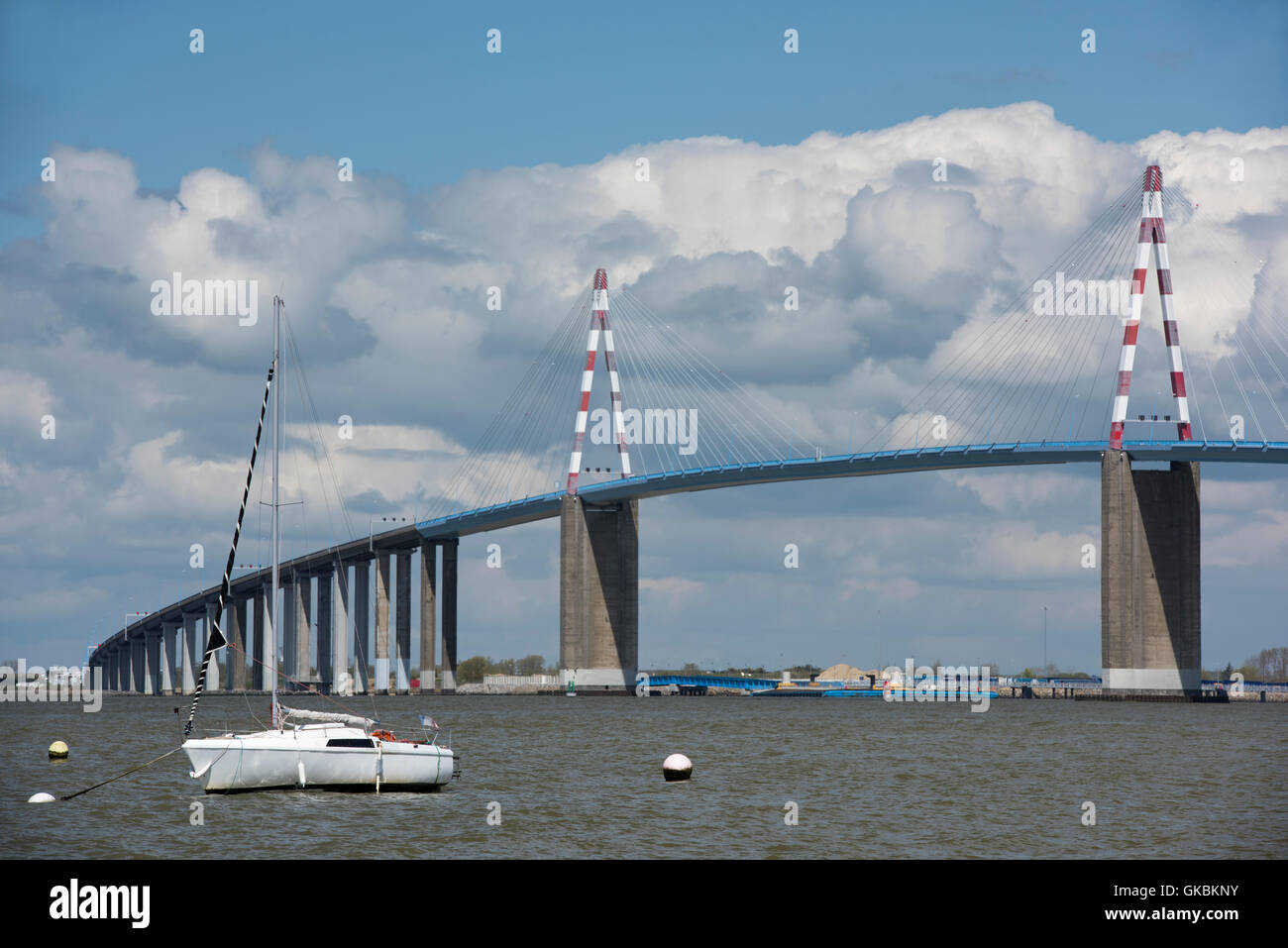 Le Pont de St Nazaire sur le fleuve Loire entre St Nazaire et St Brevin les Pins, France Banque D'Images