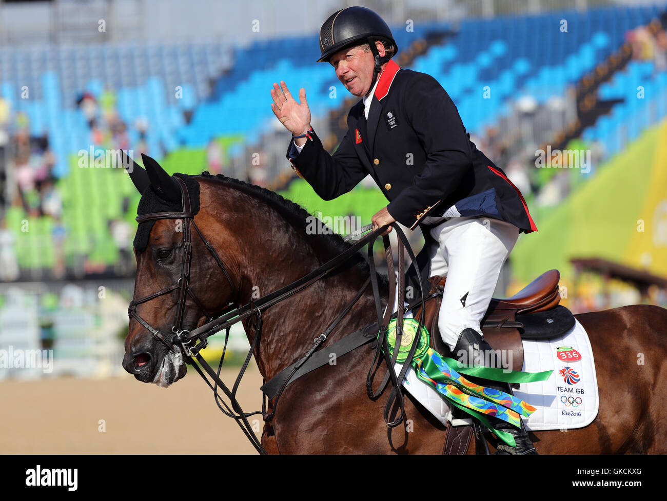 La société britannique Nick Skelton a remporté une médaille d'or sur grande star dans l'individu au saut d'Centre Equestre Olympique le quatorzième jour du temps des Jeux Olympiques de Rio, au Brésil. Banque D'Images