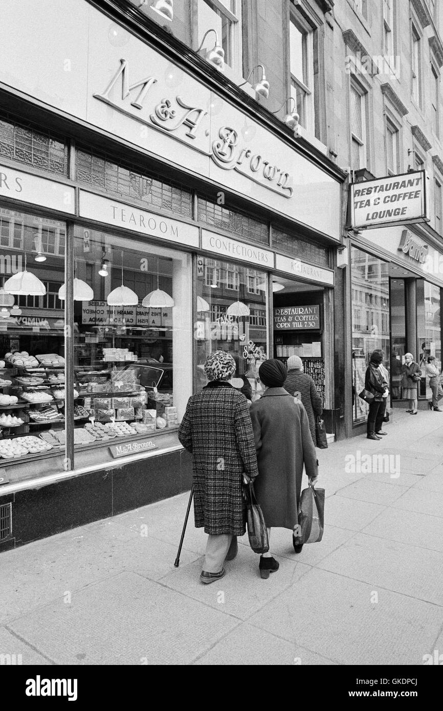 M&A Brown, boulangers, Sauchiehall Street, Glasgow 1988 Banque D'Images