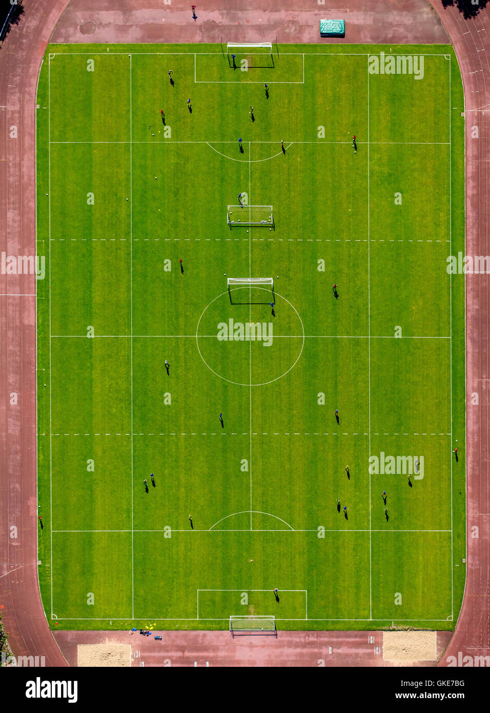 Vue aérienne, pelouse, terrain de formation au nord du stade de football Vonovia-Ruhrstadion, deuxième national soccer league, Bochum, Banque D'Images