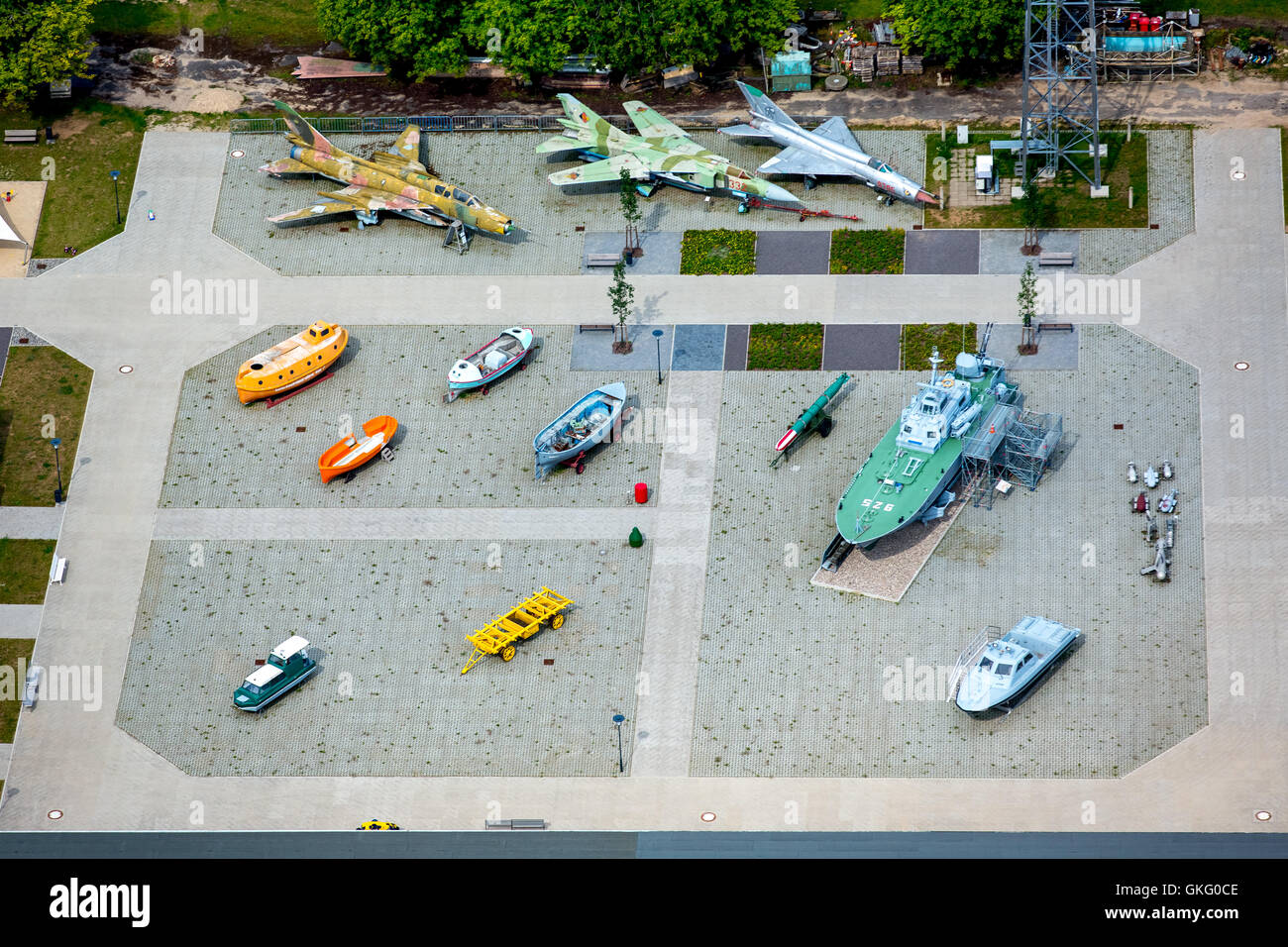 Vue aérienne, Aviation Technical Museum Rechlin avec espace d'exposition extérieur, Müritz, Sneek, Mecklenburg Lake District Banque D'Images