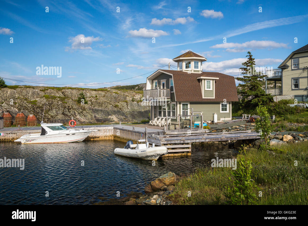 Bateaux de pêche colorés dans le port pittoresque de Brigus, Terre-Neuve et Labrador, Canada. Banque D'Images