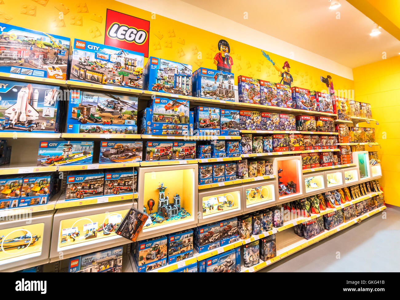 KUALA LUMPUR, MALAISIE - 30 MAI 2016 : LEGO Shop au Setia City Mall, Setia Alam. LEGO est une gamme de jouets de construction populaire Banque D'Images