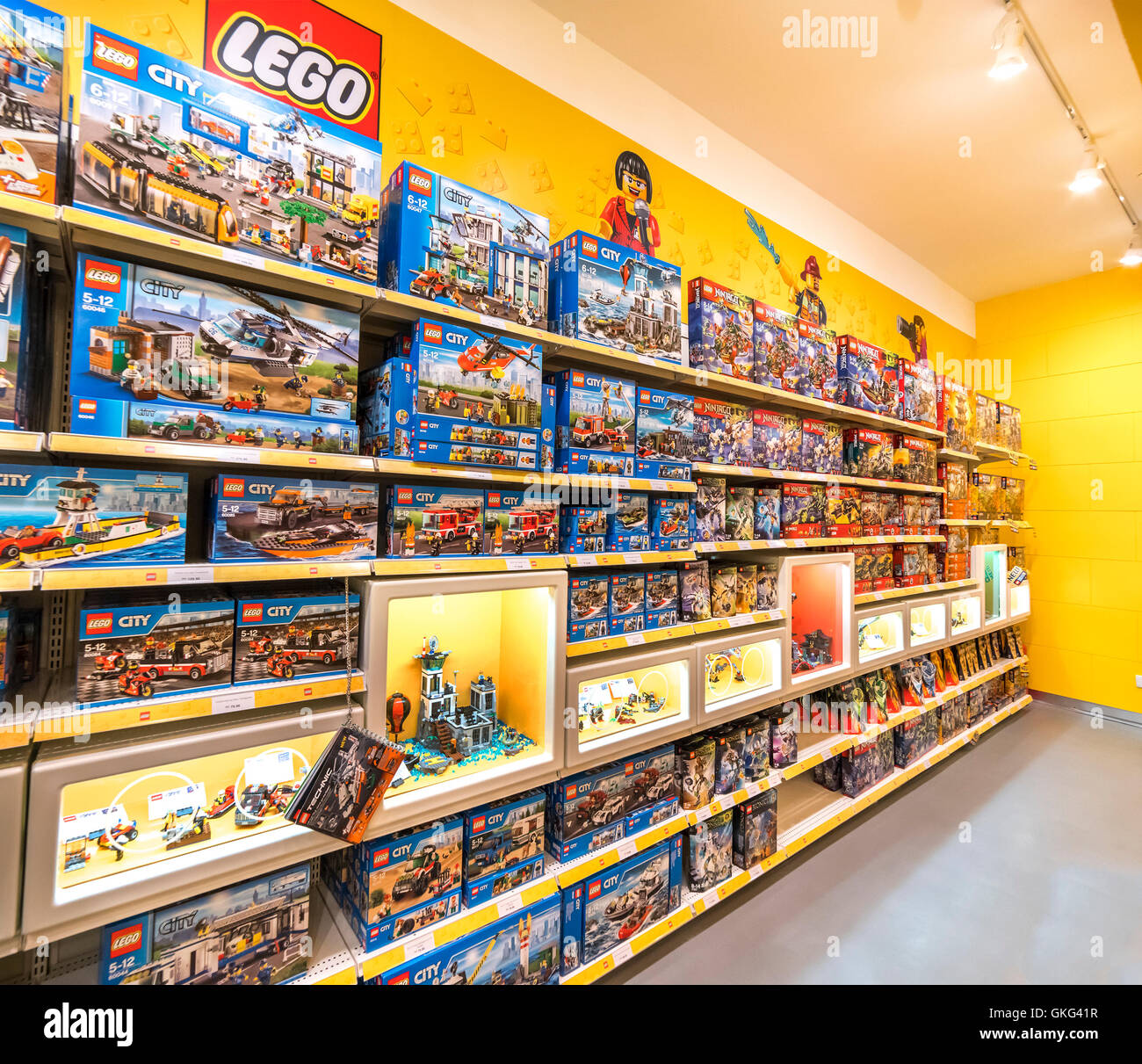 KUALA LUMPUR, MALAISIE - 30 MAI 2016 : LEGO Shop au Setia City Mall, Setia Alam. LEGO est une gamme de jouets de construction populaire Banque D'Images