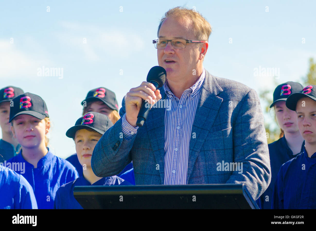 Sydney, Australie. Août 21, 2016. Barangaroo Réserver bénéficie de son premier anniversaire depuis son ouverture. L'anniversaire activetivies / performances comprenait de nombreux dont un pays souhaite la bienvenue, Sydney's Childrens Chior performances, spectacles de musique itinérant, l'orientation, le message de la nature jeux pour enfants et la sculpture à Barangaroo. Credit : mjmediabox / Alamy Live News Banque D'Images