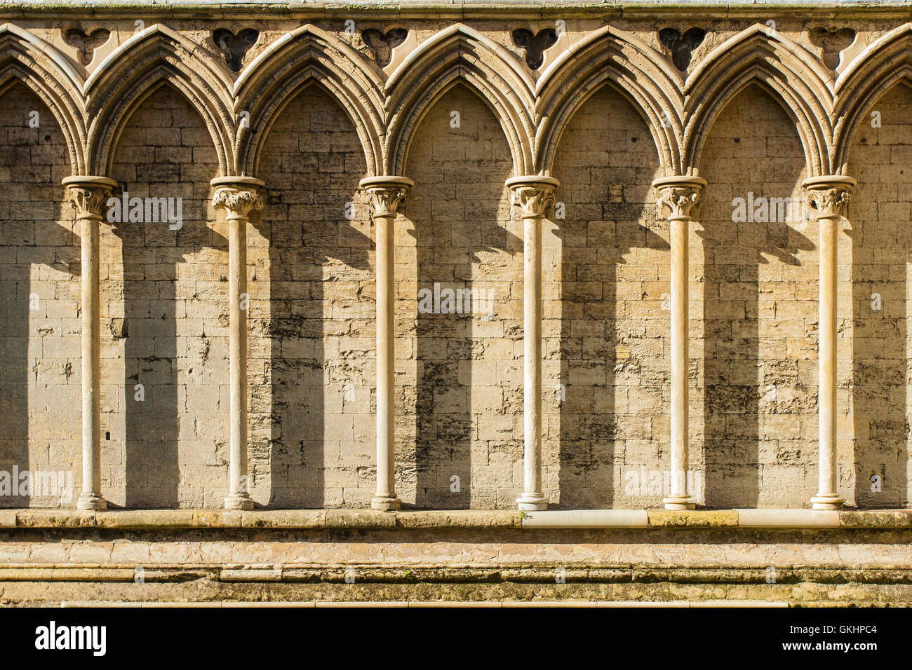 Arches gothiques sur l'extérieur de la cathédrale d'Ely, Cambridgeshire, Angleterre Banque D'Images