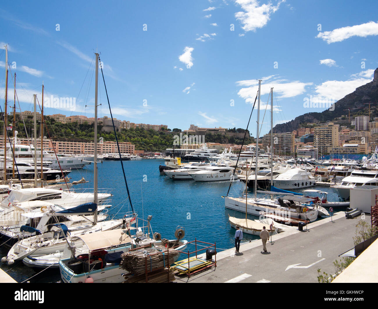 Yachts amarrés à Port Hercule, Monaco, au Grand Prix historique en 2016 Banque D'Images