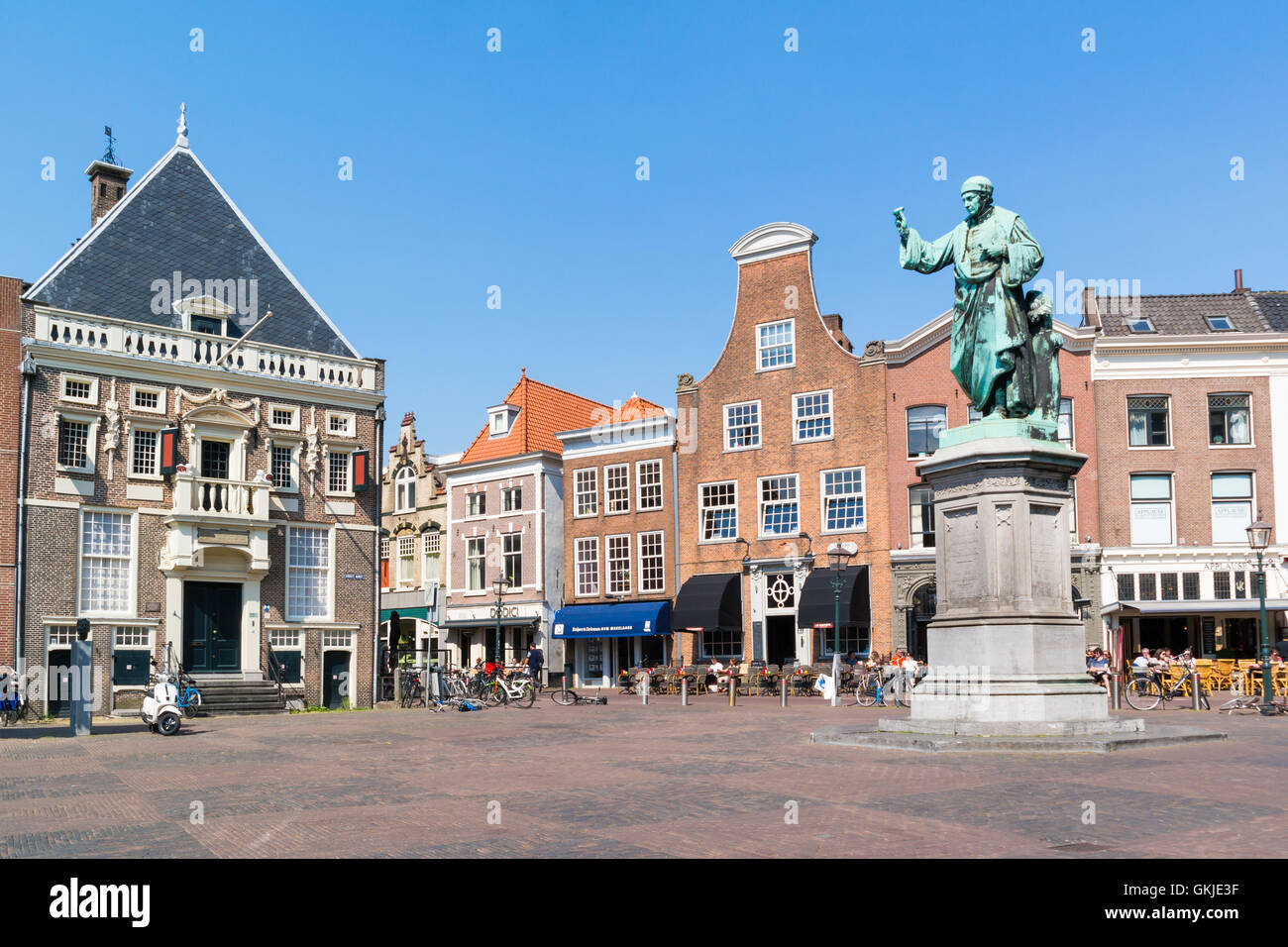Grote Markt place du marché avec Hoofdwacht, poste de garde principal, et statue de Laurens Coster à Haarlem, Hollande, Pays-Bas Banque D'Images