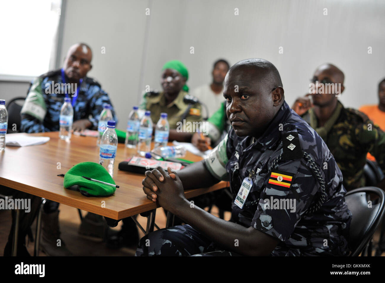 Le 4 septembre 2015, des officiers de l'Ouganda, du Kenya et du Nigeria, participant à l'AMISOM, il a participé à une session de formation à la protection de l'enfance à Mogadiscio, dirigée par le Groupe de la protection et des droits de l'homme de l'AMISOM. Banque D'Images
