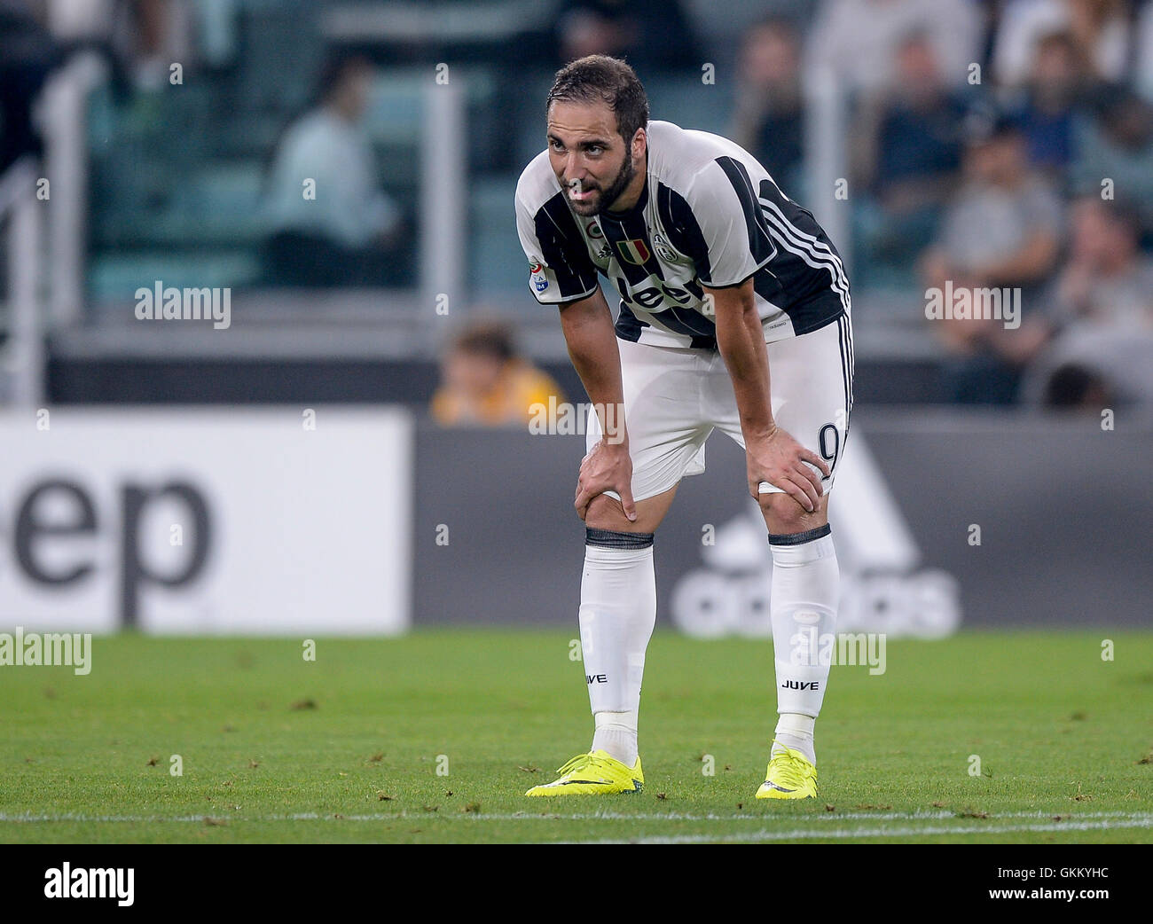 Turin, Italie. 20e Août, 2016. Gonzalo Higuain ressemble au cours de la serie d'un match de football entre la Juventus et la Fiorentina. La Juventus gagne 2-1 sur la Fiorentina. © Nicolò Campo/Pacific Press/Alamy Live News Banque D'Images