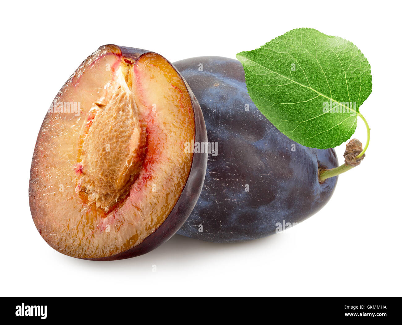 Les prunes isolé sur le fond blanc. Banque D'Images