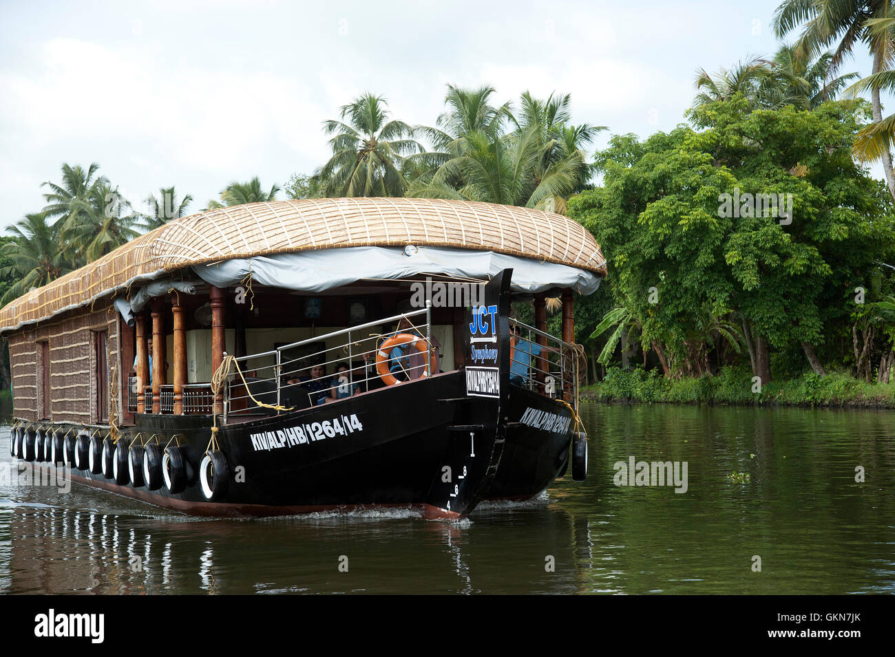 L'image de House Boat dans l'eau dormante de Alleapy, Kerala, Inde Banque D'Images