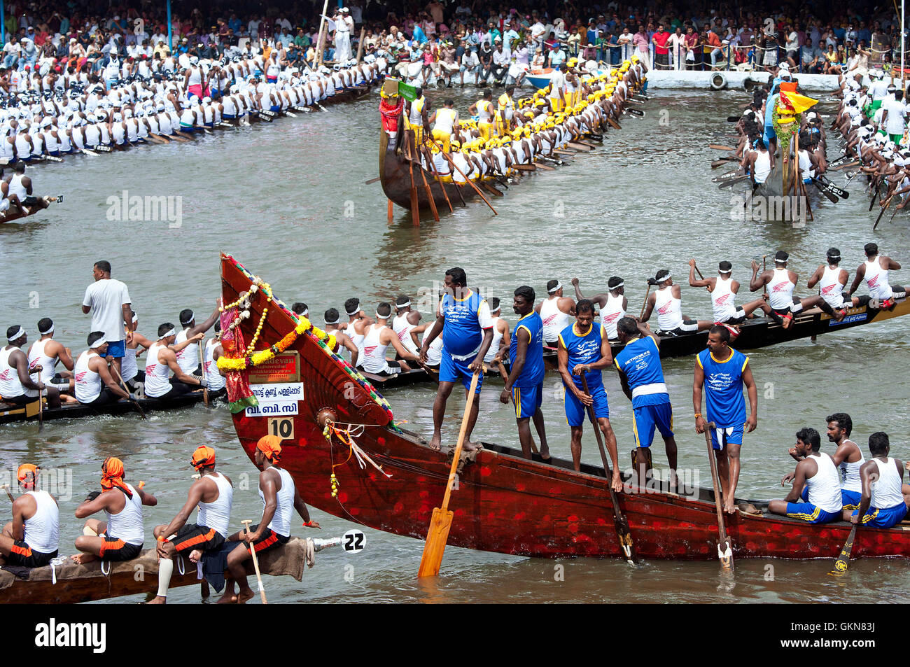 L'image de Snake bateaux dans Nehru boat race day, Allaepy Punnamda, Lac, Kerala Inde Banque D'Images