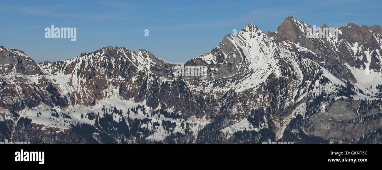 Montagne de la gamme Churfirsten. Vue de Flumserberg. Banque D'Images