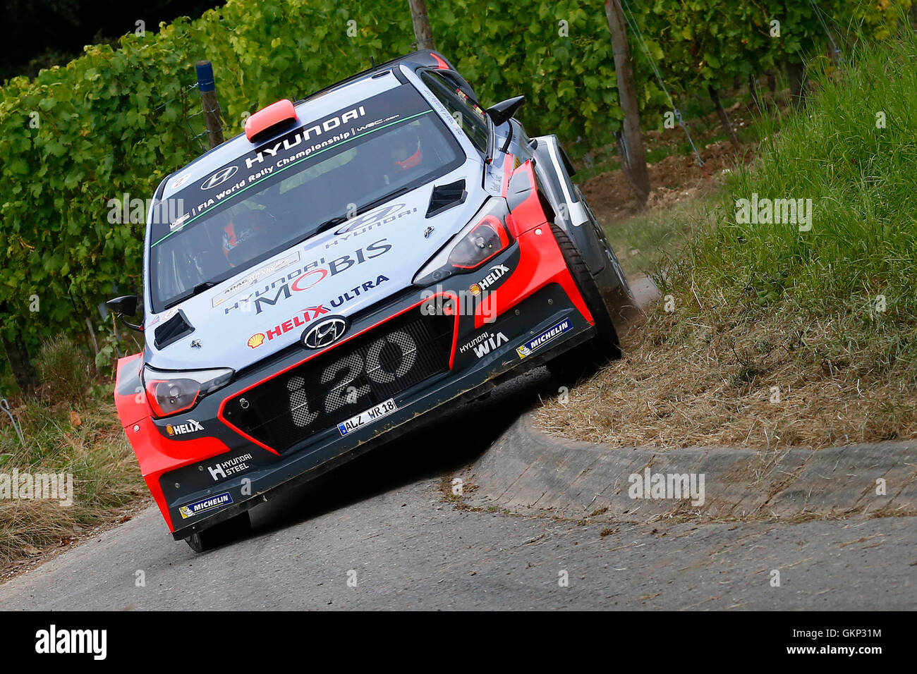 Trier, Allemagne. 20e Août, 2016. WRC ADAC rally d'Allemagne. Dani Sordo ( ESP ) et Marc Marti ( ESP ) dans les Hyundai i20 WRC : Action Crédit Plus Sport/Alamy Live News Banque D'Images