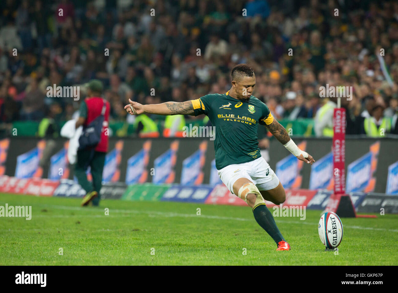 Nelspruit, Afrique du Sud. 20 août 2016. L'équipe nationale de rugby sud-africain en action contre les Pumas à Mbombela Stadium. Elton Jantjies Banque D'Images