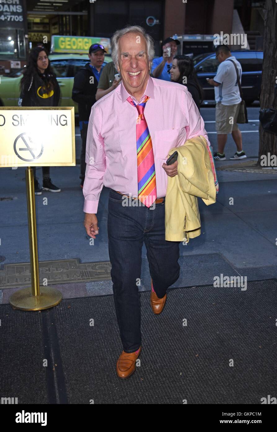 New York, NY, USA. Août 22, 2016. Henry Winkler dehors et environ pour la célébrité Candids - MON, New York, NY, le 22 août 2016. Credit : Derek Storm/Everett Collection/Alamy Live News Banque D'Images
