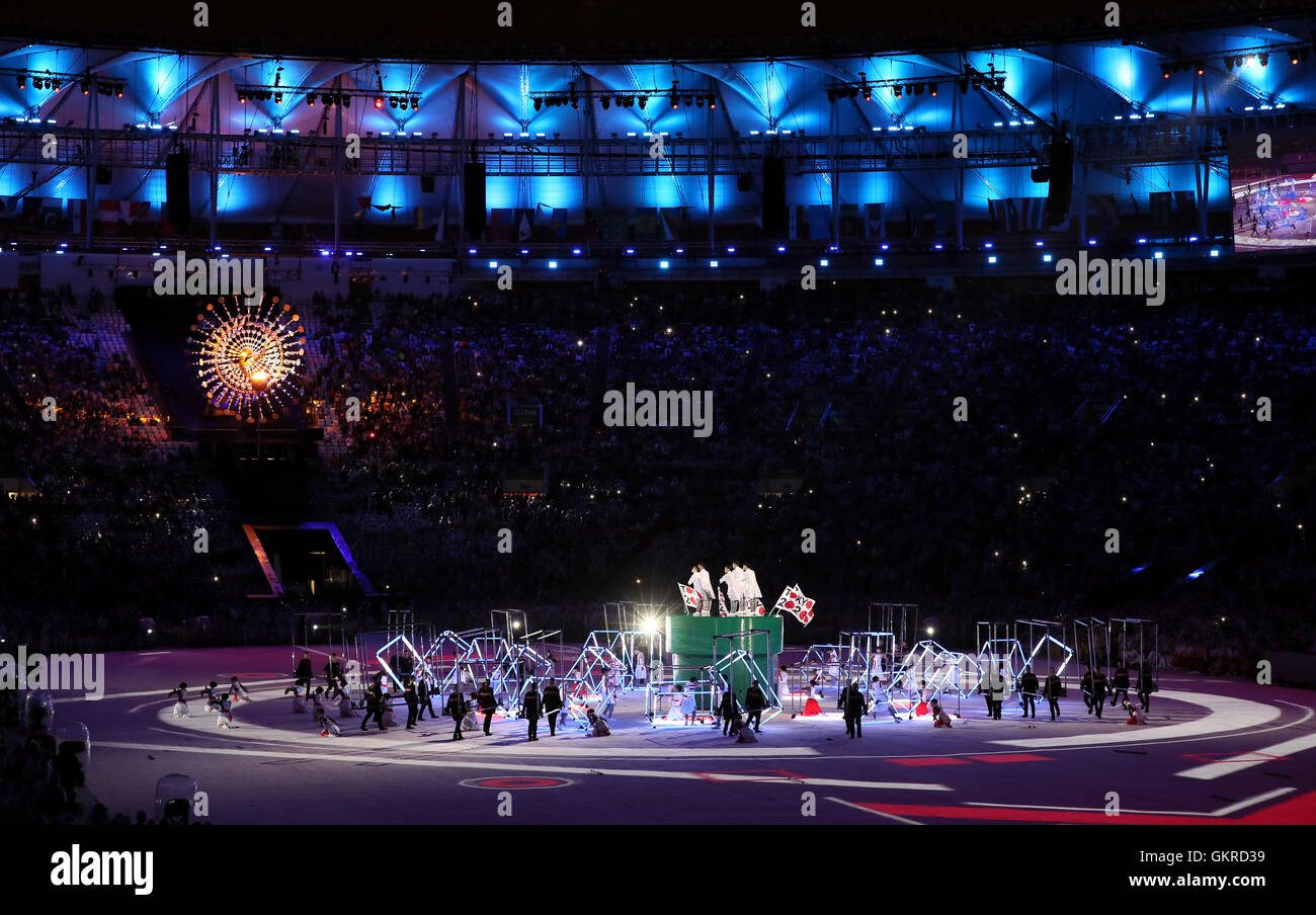 Artistes interprètes ou exécutants pour la Tokyo 2020 Jeux pendant les Jeux Olympiques de Rio 2016 Cérémonie de Clôture au Maracana, Rio de Janeiro, Brésil. Banque D'Images