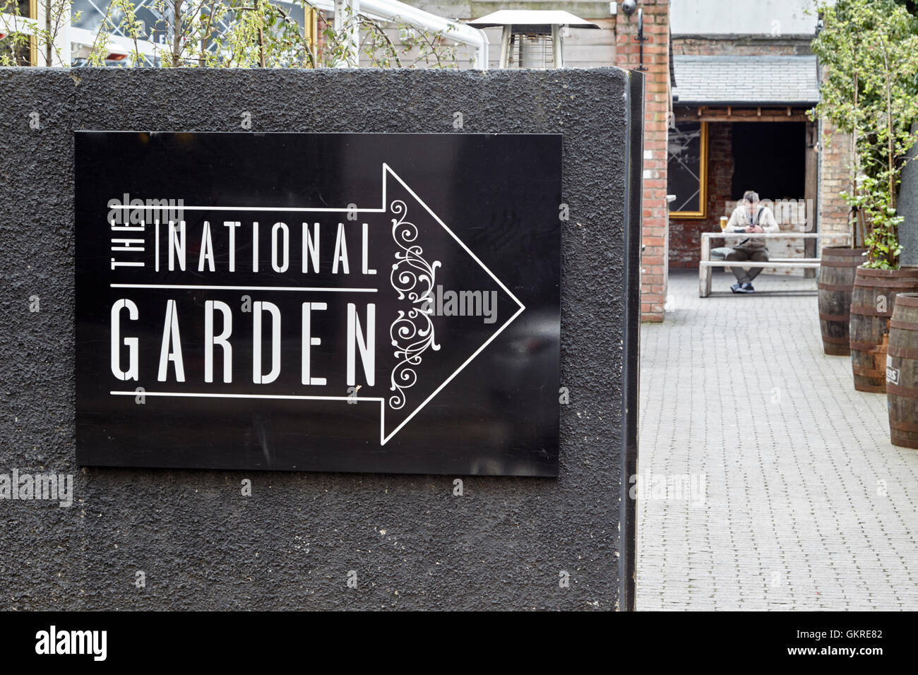 Le jardin de bière pub nationale dans Belfast City Centre Banque D'Images