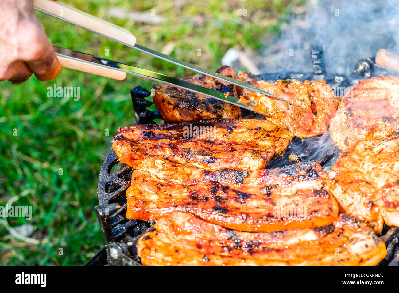 Barbecue avec différentes sortes de viande, close-up. Banque D'Images