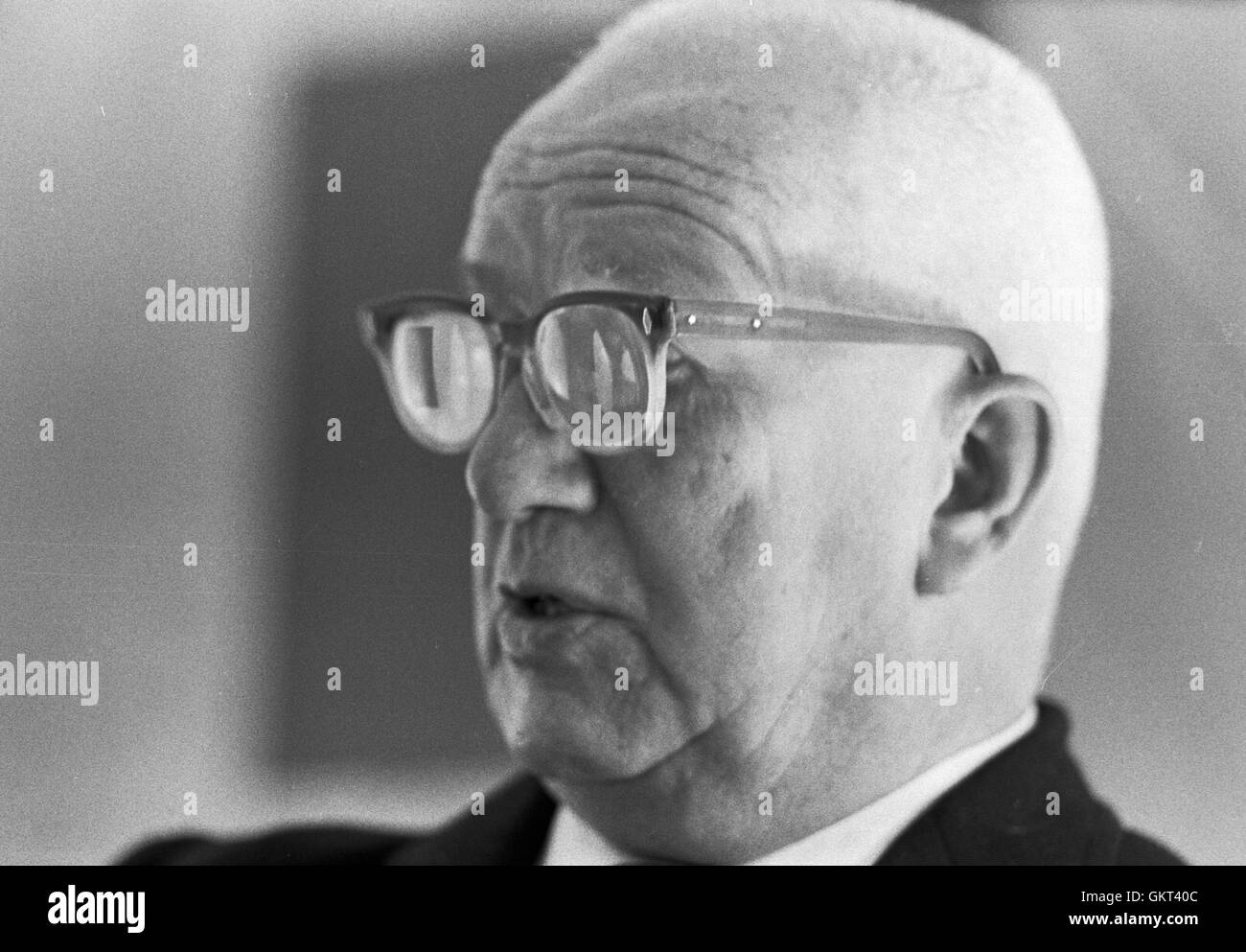 Buckminster Fuller, architecte et inventeur, à son domicile dome à Carbondale, Illinois en 1964. Banque D'Images
