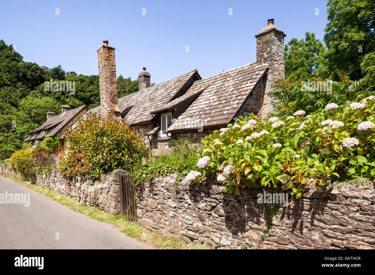 Chalets traditionnels en pierre dans le village de Exmoor Horner, Somerset UK Banque D'Images