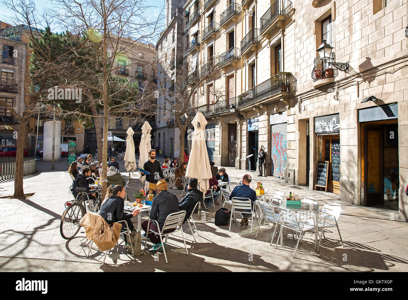 Dîner en plein air dans la ville de Barcelone, Banque D'Images