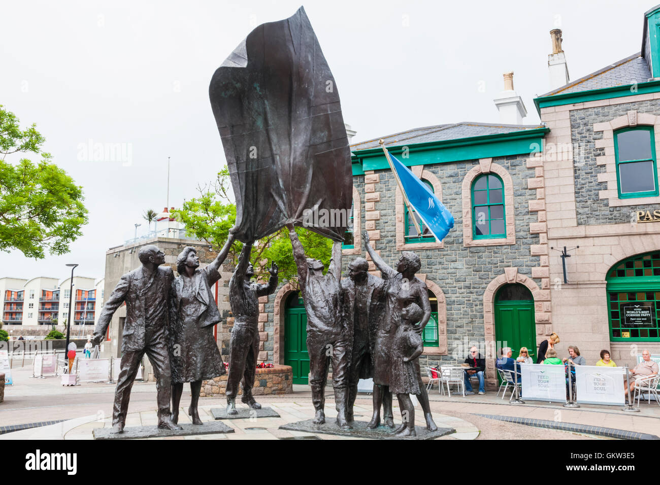 Royaume-uni, Iles Anglo-Normandes, Jersey, St Helier, Place de la libération, la libération Statue par Phillip Jackson Banque D'Images